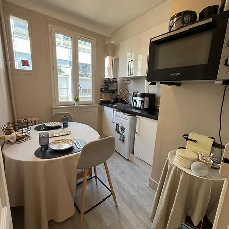 Appartement Cosy, Tour Eiffel & Metro A Pied